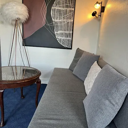 Des Pins Hotel