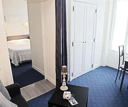 Hotel Des Pins 3*