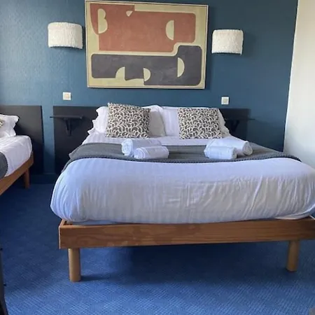 Des Pins Hotel 3*