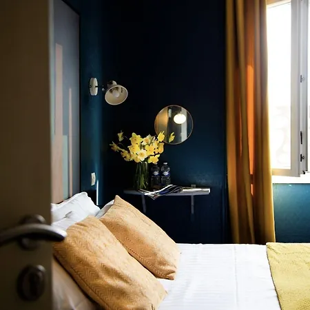 Des Pins Жуллувиль-ле-Пен