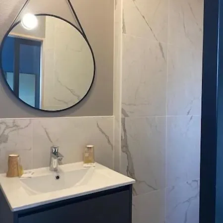 Des Pins Жуллувиль-ле-Пен