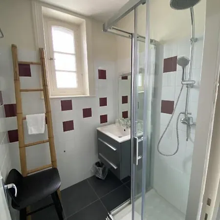 Des Pins Жуллувиль-ле-Пен