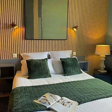 Hotel Des Pins 3*
