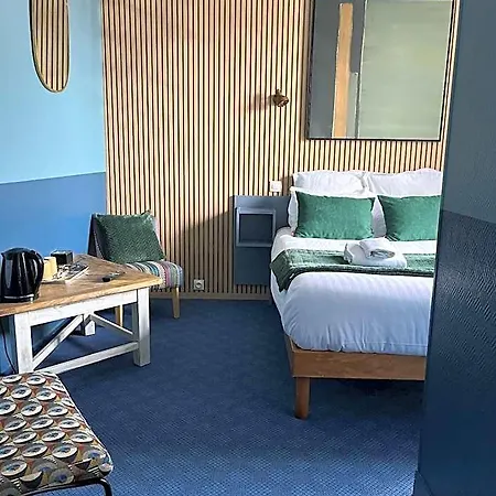 Hotel Des Pins 3*