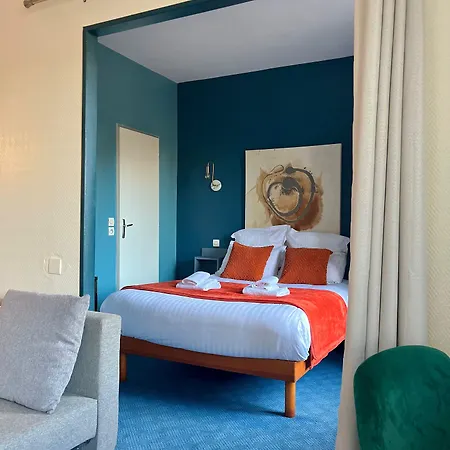 Hotel Des Pins 3*