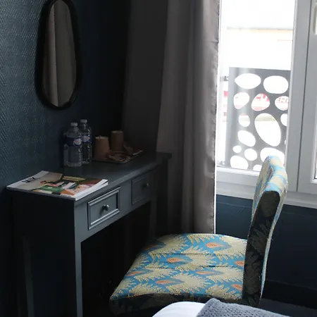 Des Pins Hotell 3*